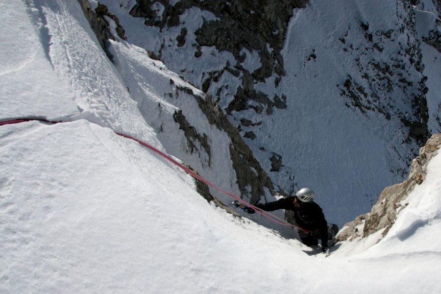 Emre son ip boyunu tırmanırken