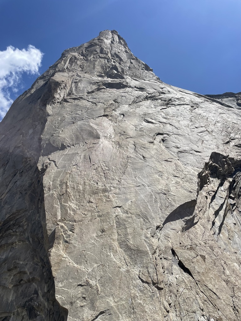 Pamir Piramidin Zirvesinden Slesova Güneybatı Duvarı manzarası