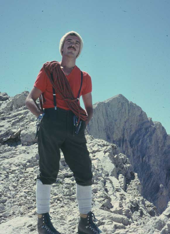 O günlerin havasına ve anlayışına uygun sıkı bir dağcı pozu böyle olur işte!