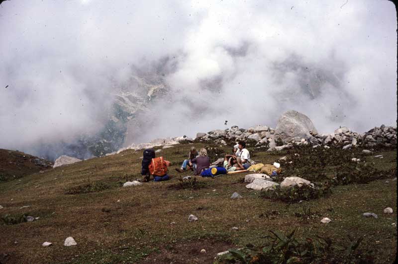 Öküz çayırına kampı attık.