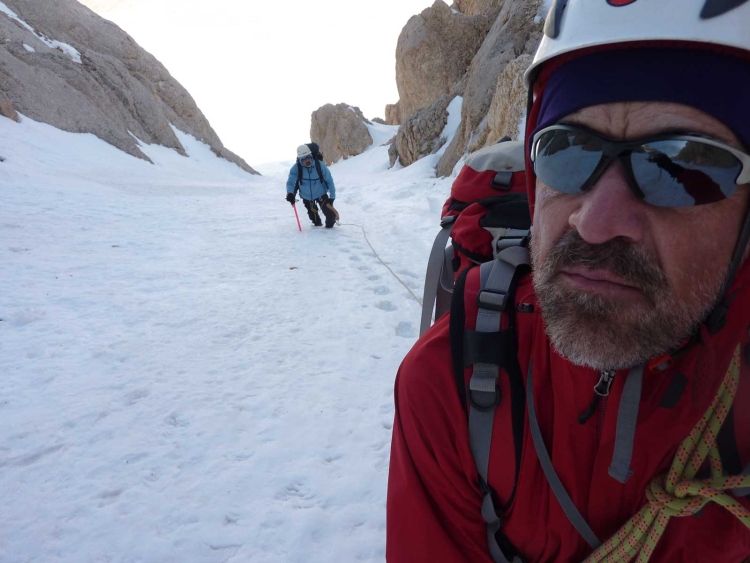 Önde ben arkada Vedat kulvarın başlarındayız.