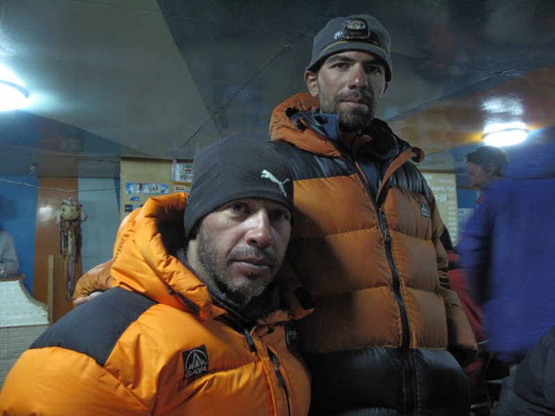 Ana kamp İranlı gerçek dost ve dağcı Seyyid Hadi