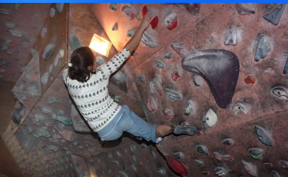 Gözde Özçelik küçük bir diz düşürme hamlesinde